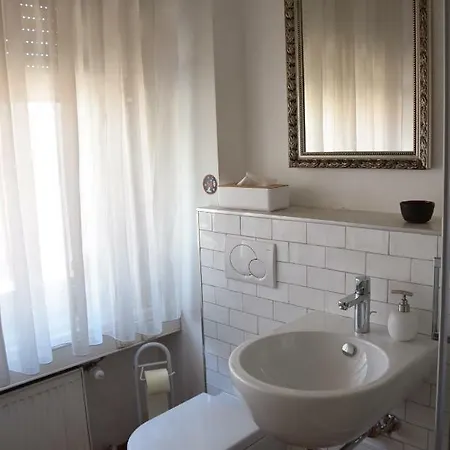 Lawyers Loft In Heritage Skyscraper *