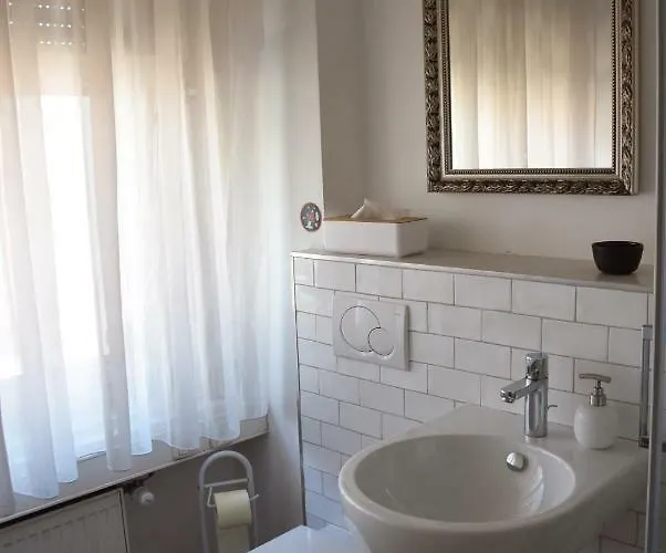 Lawyers Loft In Heritage Skyscraper *